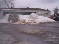 Old Accommodation 310 convenience store, corner Jean-B�dard et Grande-Ligne, Lac-St-Charles, Qu�bec,QC