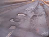 Nids de poule sur le boulevard Ste-Anne, Beauport, Qu�bec,QC